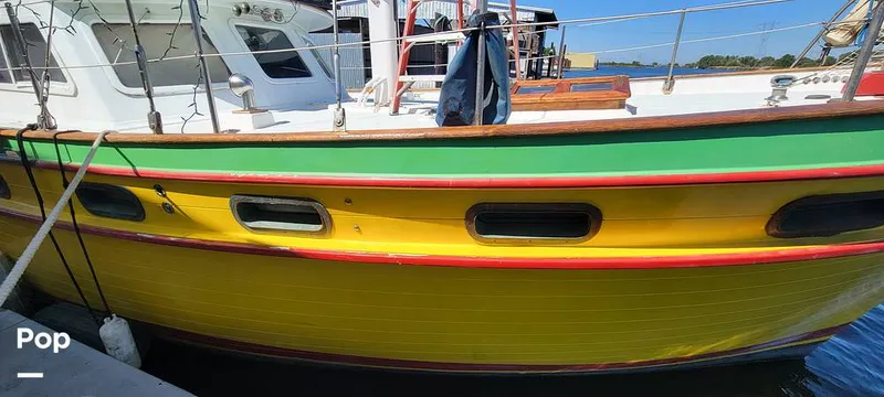 Slide: The Image of Island Trader 40 1982 - 13042989