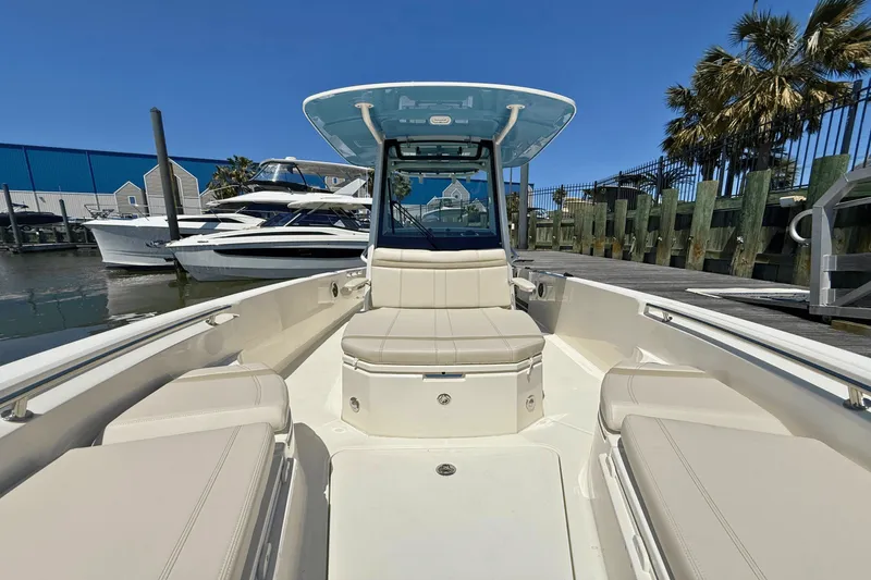 Slide: The Image of Boston Whaler 280 Dauntless 2025 - 2