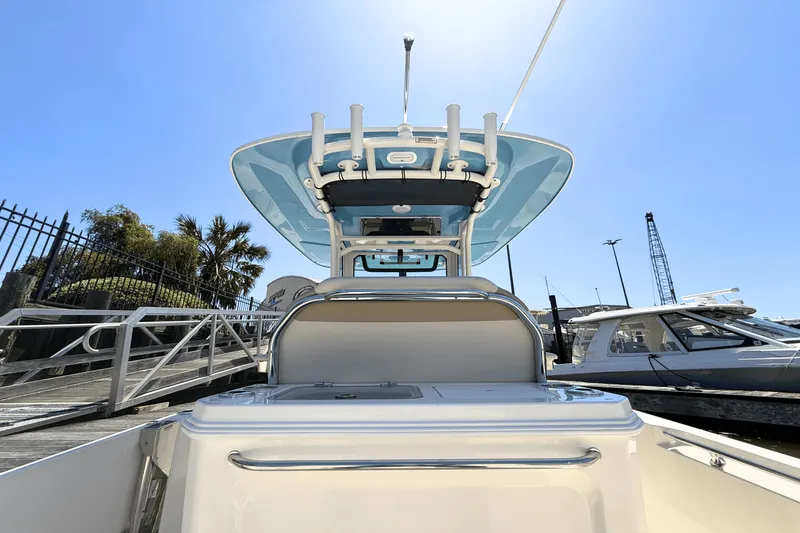 Slide: The Image of Boston Whaler 280 Dauntless 2025 - 9