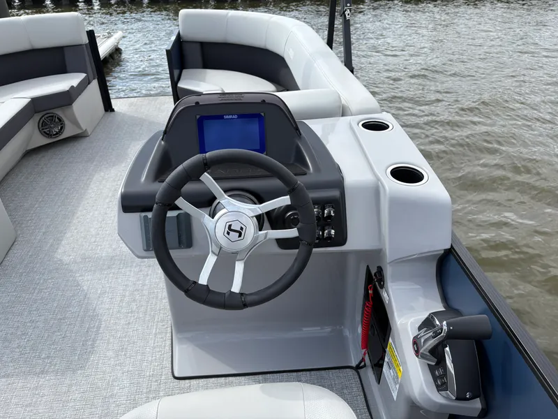 Slide: The Image of Harris 230 Cruiser 2025 - 11