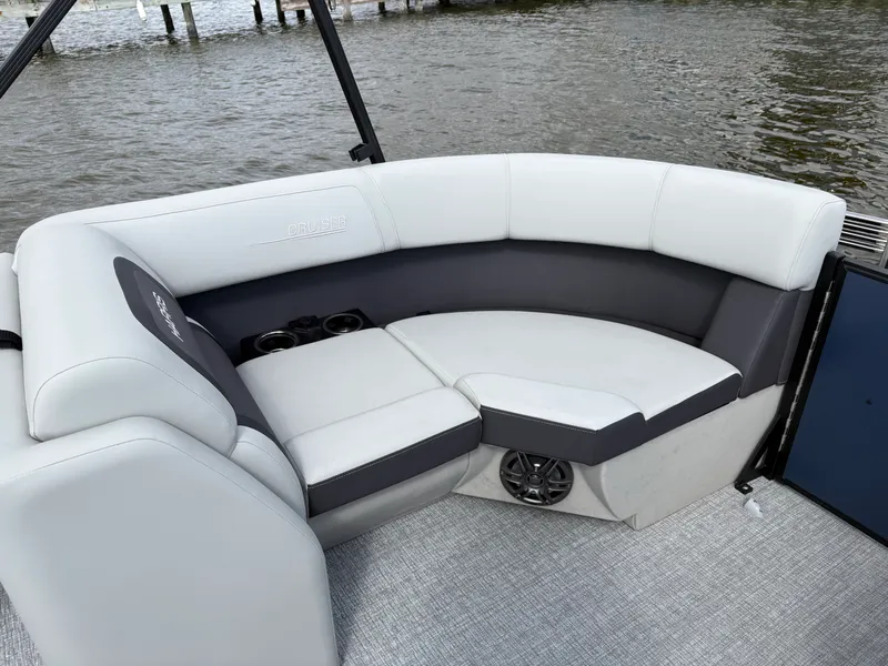 Slide: The Image of Harris 230 Cruiser 2025 - 16