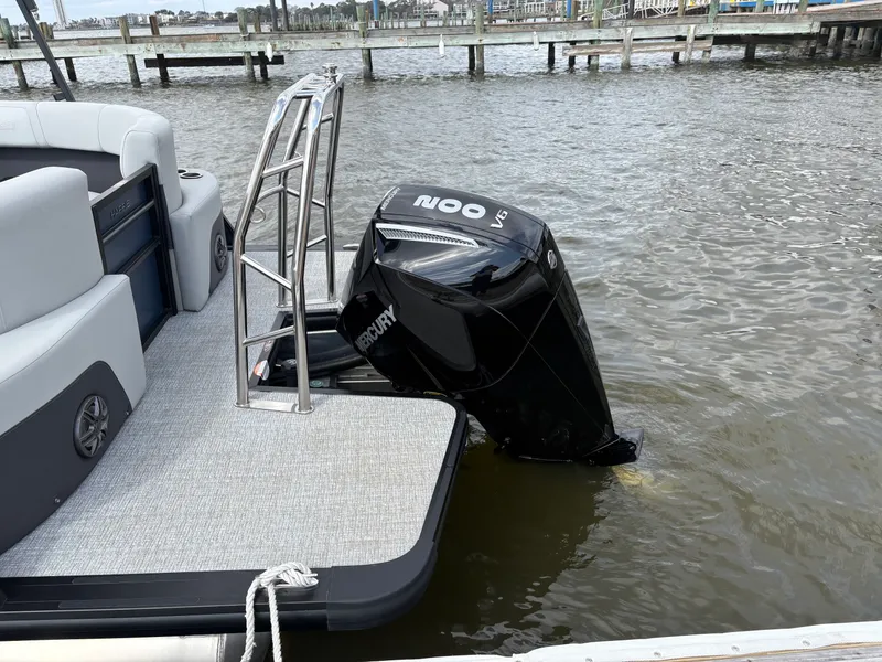 Slide: The Image of Harris 230 Cruiser 2025 - 19