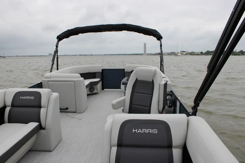 Slide: The Image of Harris 230 Cruiser 2025 - 22