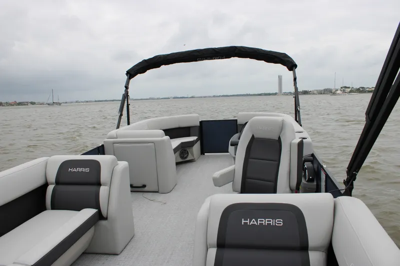 Slide: The Image of Harris 230 Cruiser 2025 - 24