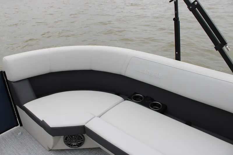 Slide: The Image of Harris 230 Cruiser 2025 - 33