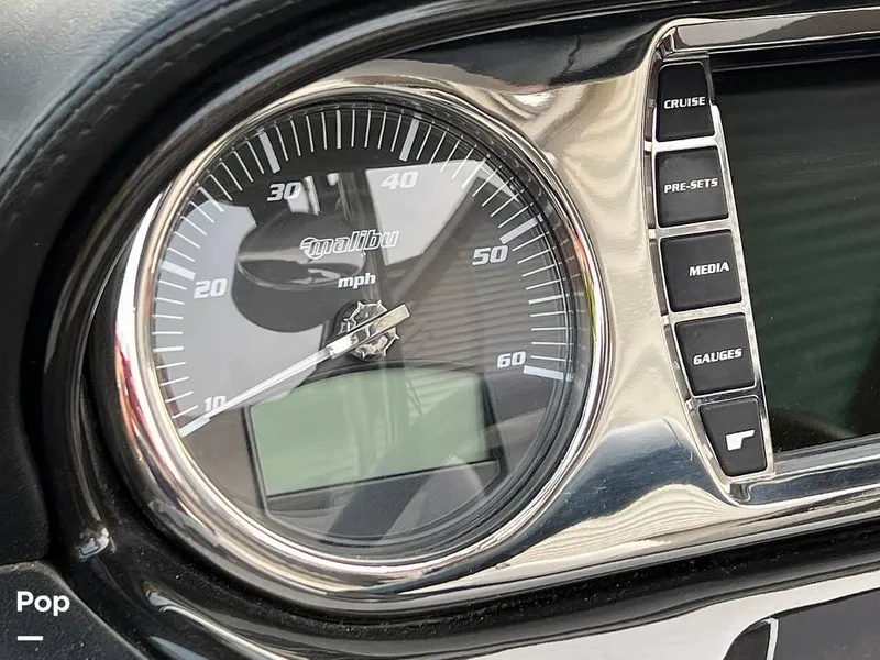 Slide: The Image of Malibu Wakesetter 22 MXZ 2013 - 12497984