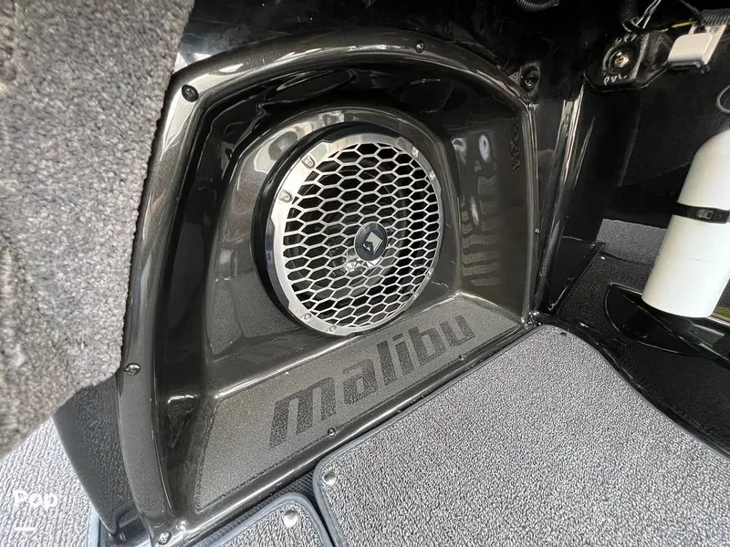 Slide: The Image of Malibu Wakesetter 22 MXZ 2013 - 12497993