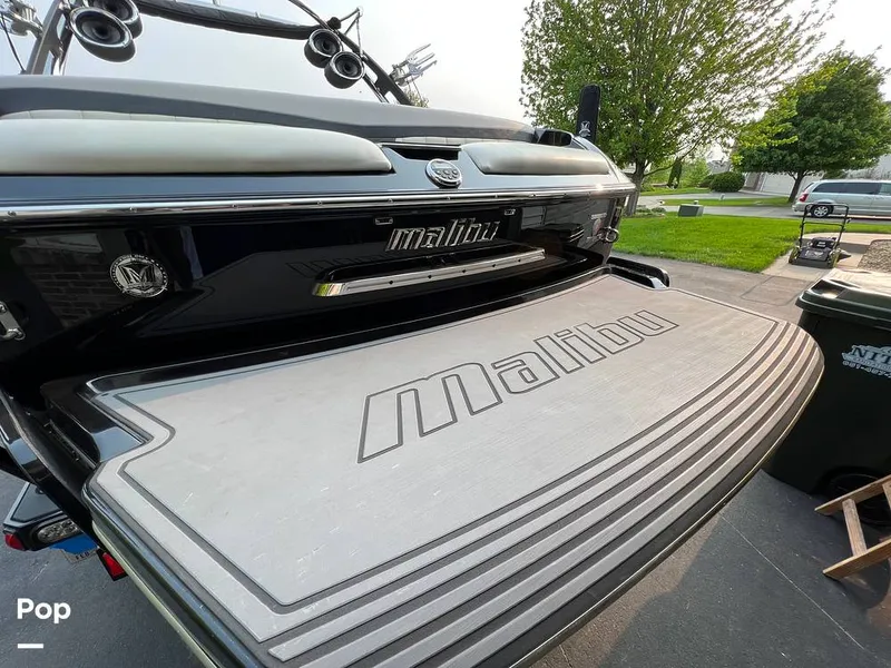 Slide: The Image of Malibu Wakesetter 22 MXZ 2013 - 12498179
