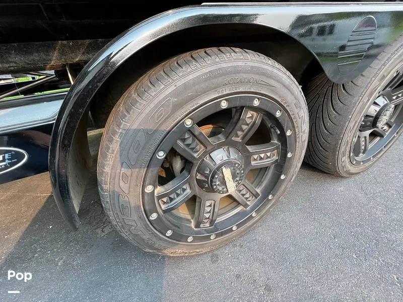 Slide: The Image of Tire/Wheel Detail - 12498139