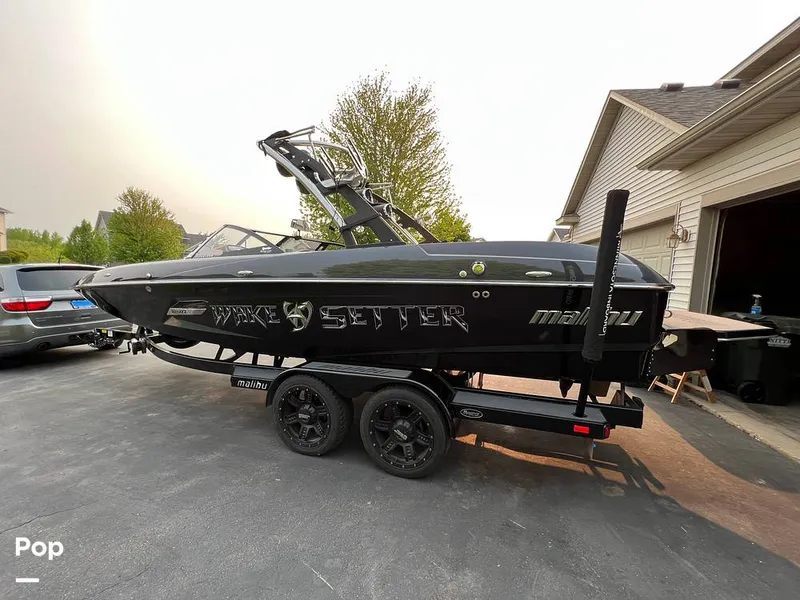 Slide: The Image of Malibu Wakesetter 22 MXZ 2013 - 12498224