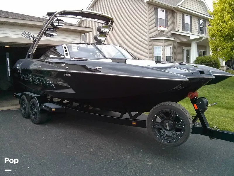 Slide: The Image of 2013 Malibu Wakesetter 22 MXZ - 12414389
