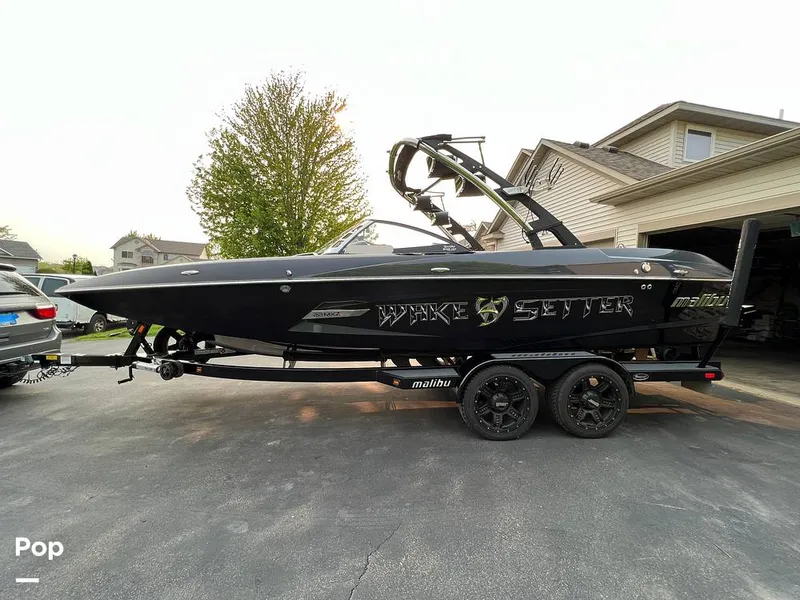 Slide: The Image of Malibu Wakesetter 22 MXZ 2013 - 12498225