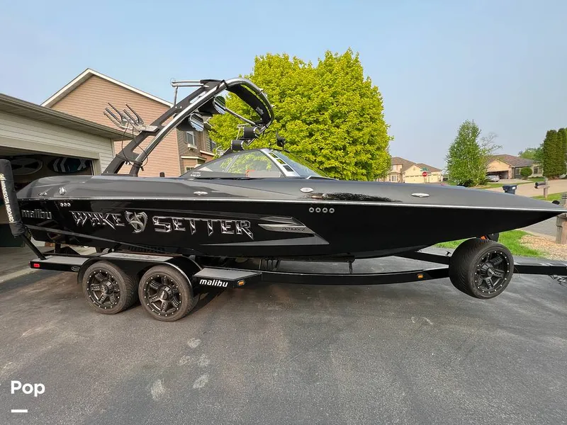 Slide: The Image of 2013 Malibu Wakesetter 22 MXZ - 12498219