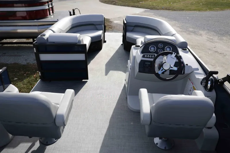 Slide: The Image of LOWE PONTOON SS230W 2026 - 13