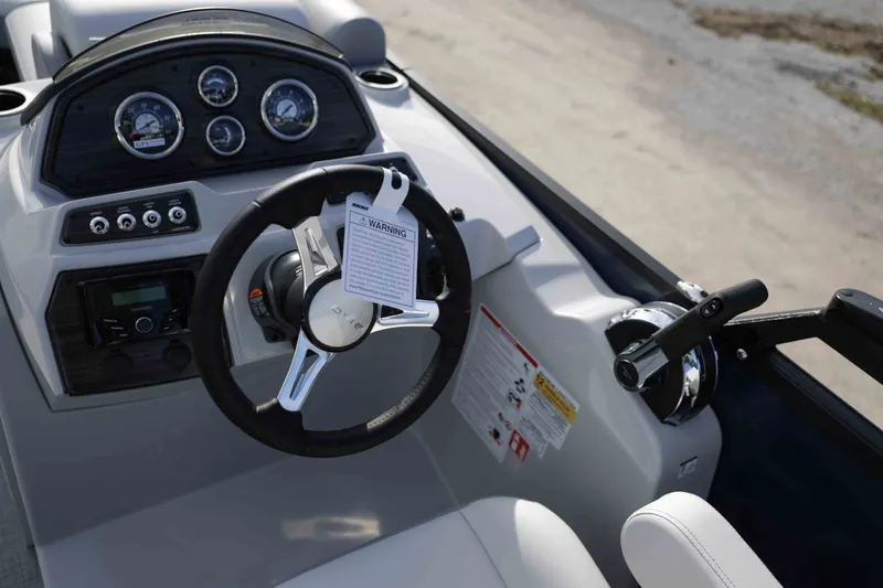 Slide: The Image of LOWE PONTOON SS230W 2026 - 14