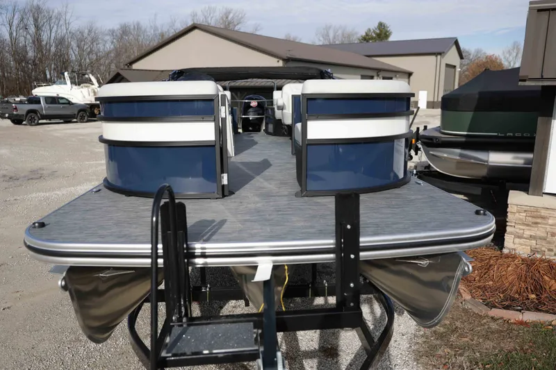 Slide: The Image of LOWE PONTOON SS230W 2026 - 7
