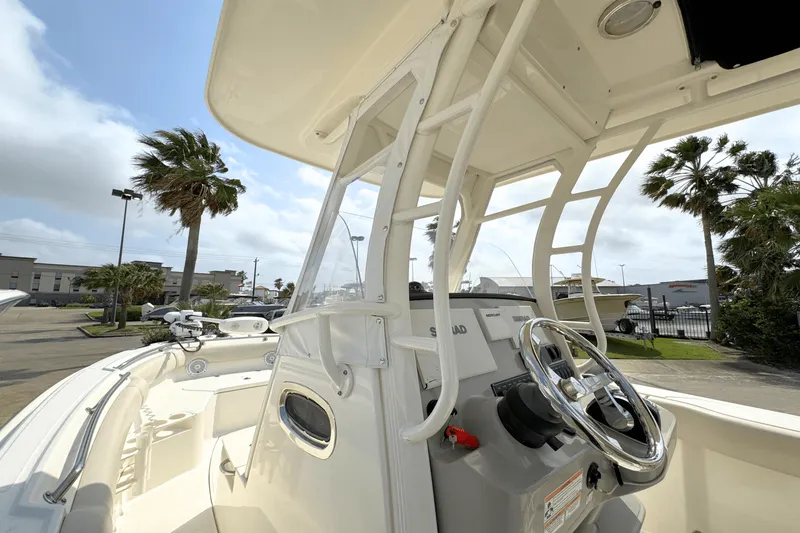 Slide: The Image of Boston Whaler 230 Outrage 2017 - 3
