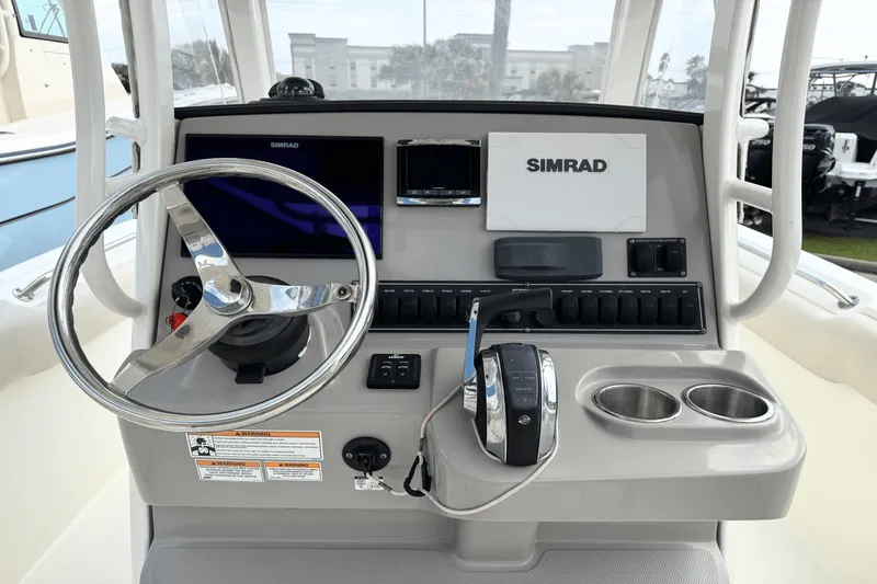 Slide: The Image of Boston Whaler 230 Outrage 2017 - 5