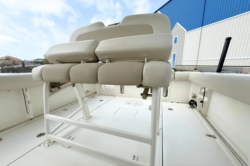 Slide: The Image of Boston Whaler 230 Outrage 2017 - 8