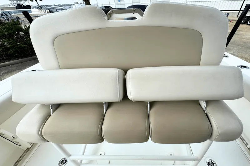 Slide: The Image of Boston Whaler 230 Outrage 2017 - 9