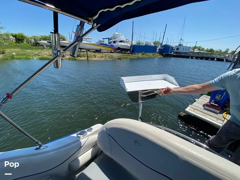 Slide: The Image of Crownline Boats 250 CR 2005 - 12532156