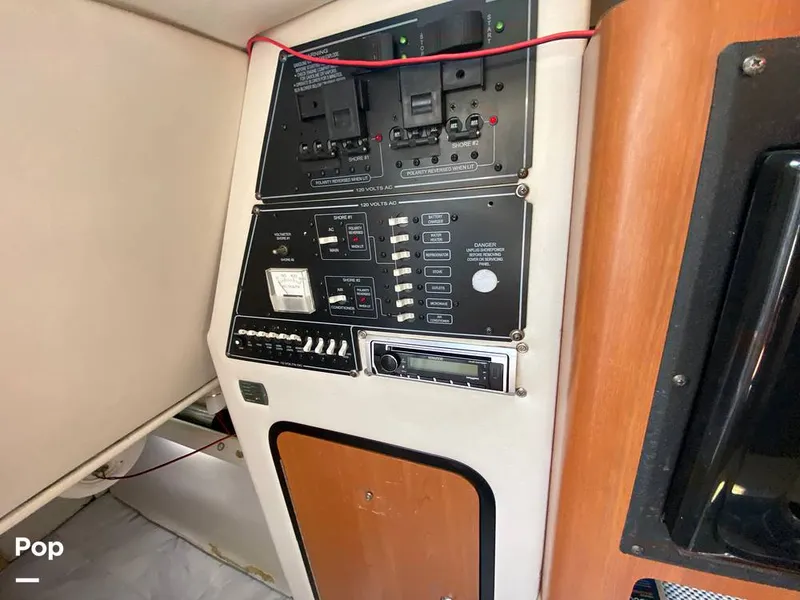 Slide: The Image of Crownline Boats 250 CR 2005 - 12532160