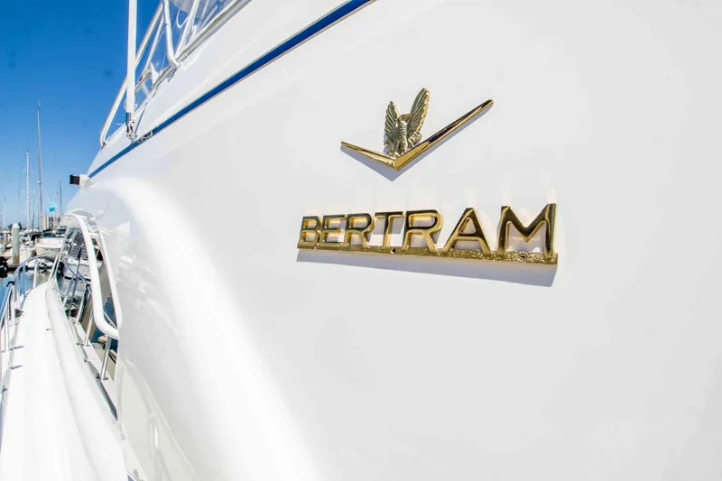 Slide: The Image of Bertram 510 Convertible 2002 - 29