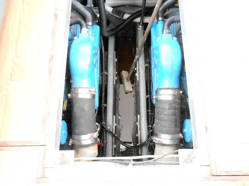 Slide: The Image of Carver 325 Aft Cabin 1995 - 12628581