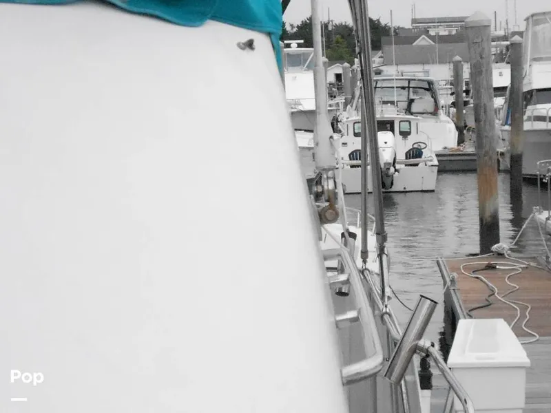 Slide: The Image of Carver 325 Aft Cabin 1995 - 12628670