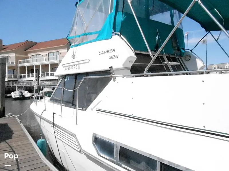 Slide: The Image of Carver 325 Aft Cabin 1995 - 12965501