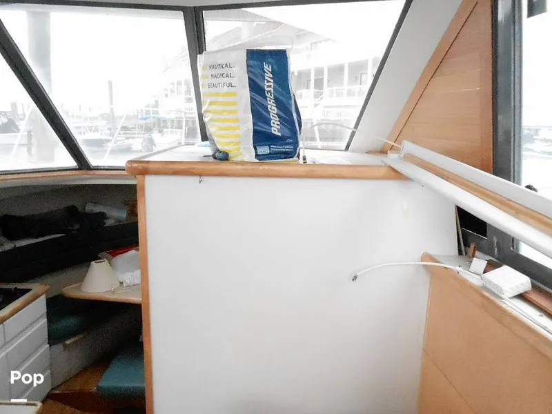 Slide: The Image of Carver Yachts 325 Aft Cabin 1995 - 12628583