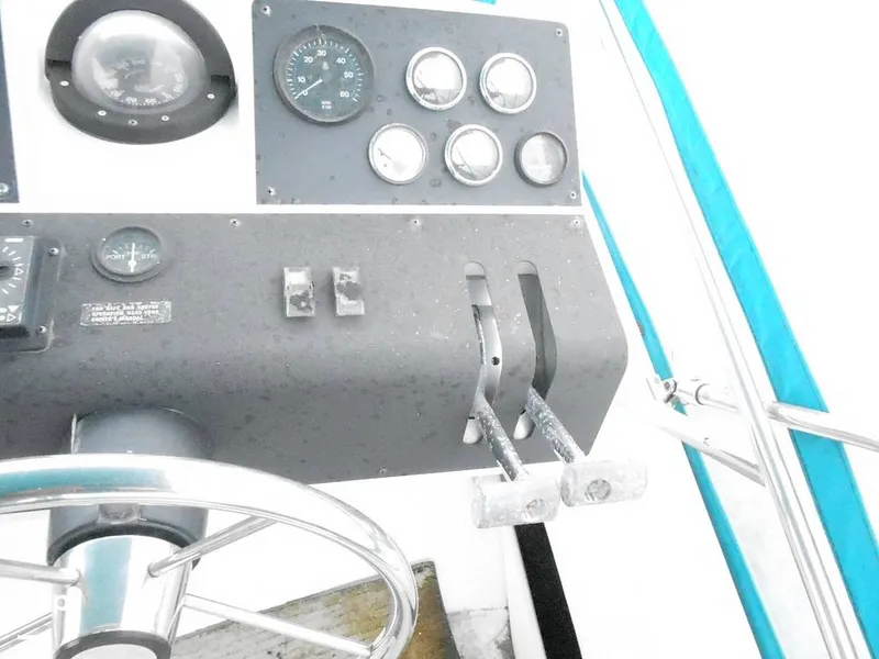 Slide: The Image of Carver Yachts 325 Aft Cabin 1995 - 12628618