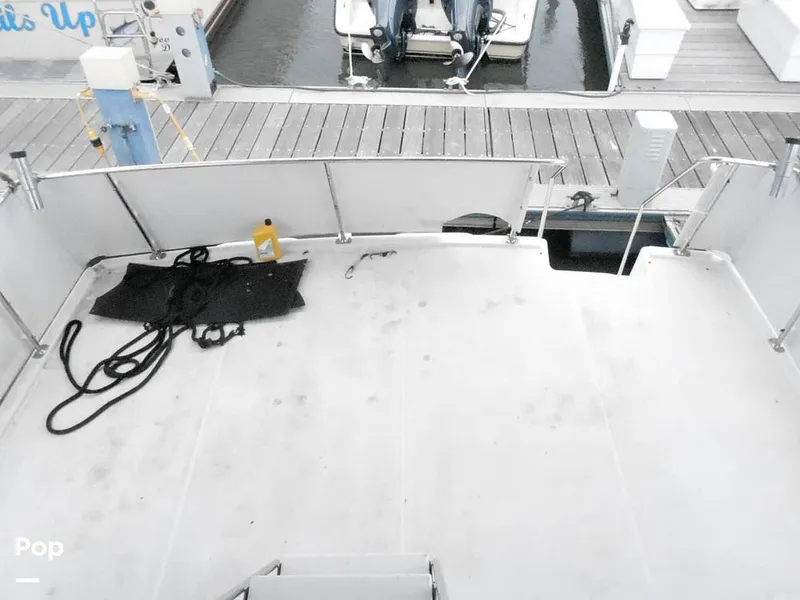 Slide: The Image of Carver Yachts 325 Aft Cabin 1995 - 12628630