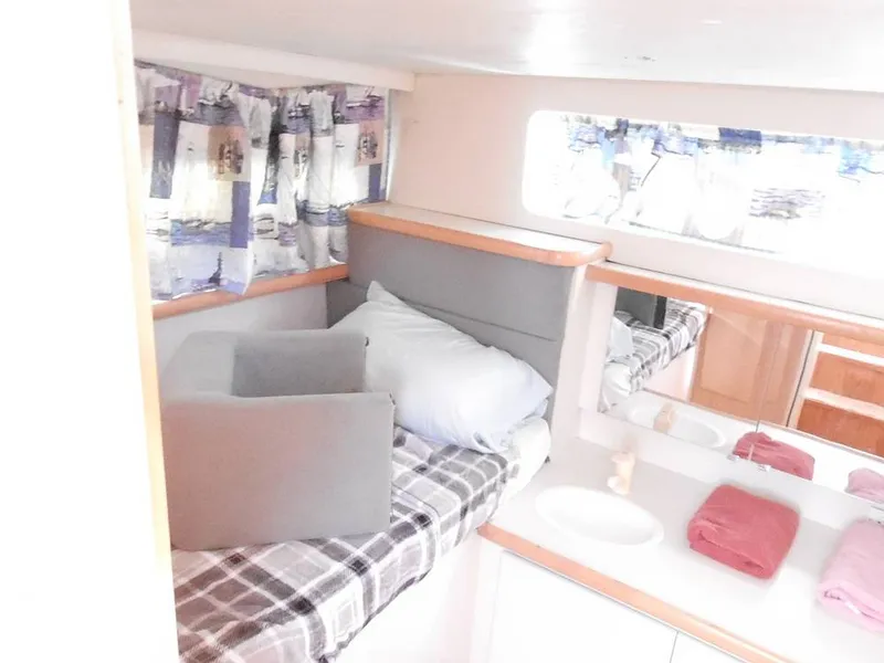 Slide: The Image of Carver Yachts 325 Aft Cabin 1995 - 12965507