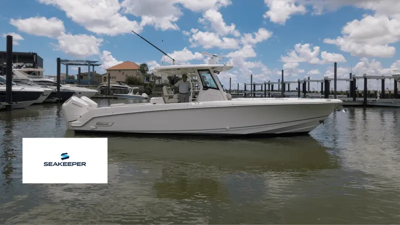 The Image of Boston Whaler 330 Outrage 2024 - 0