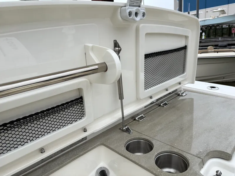 Slide: The Image of Boston Whaler 330 Outrage 2024 - 10