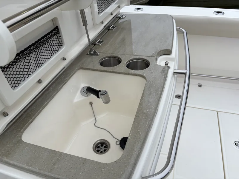 Slide: The Image of Boston Whaler 330 Outrage 2024 - 11