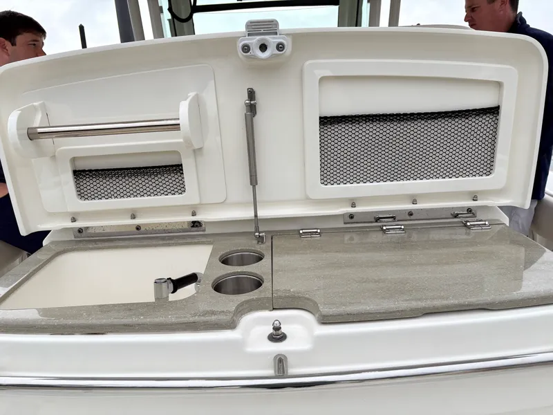 Slide: The Image of Boston Whaler 330 Outrage 2024 - 12