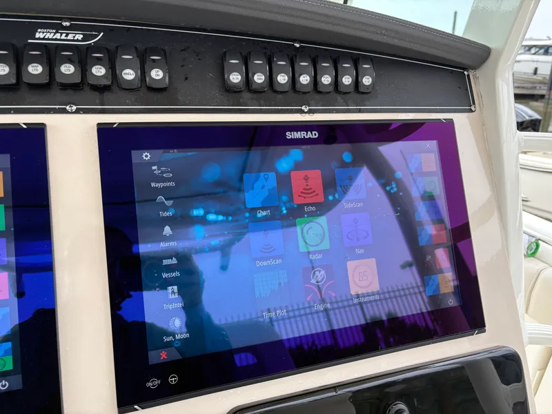 Slide: The Image of Boston Whaler 330 Outrage 2024 - 25