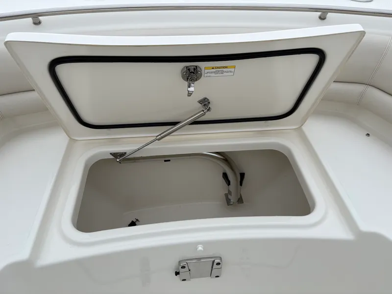 Slide: The Image of Boston Whaler 330 Outrage 2024 - 31