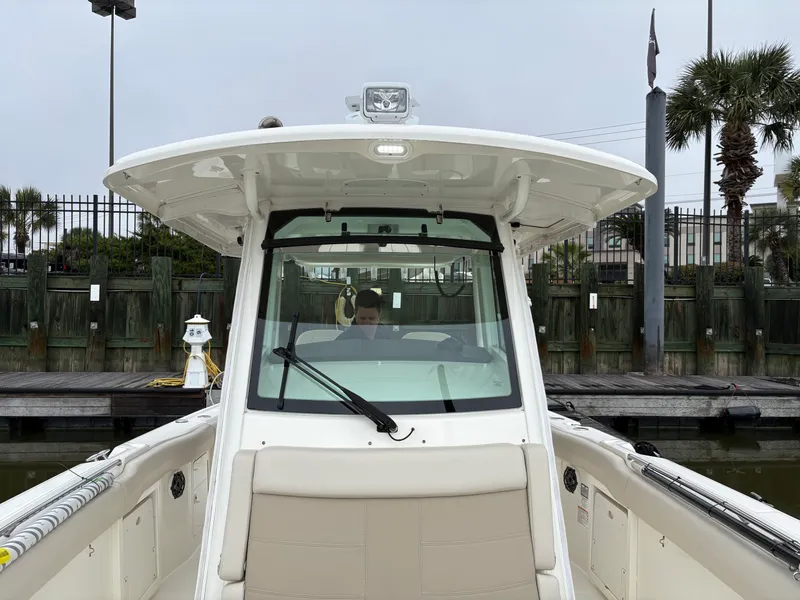 Slide: The Image of Boston Whaler 330 Outrage 2024 - 34
