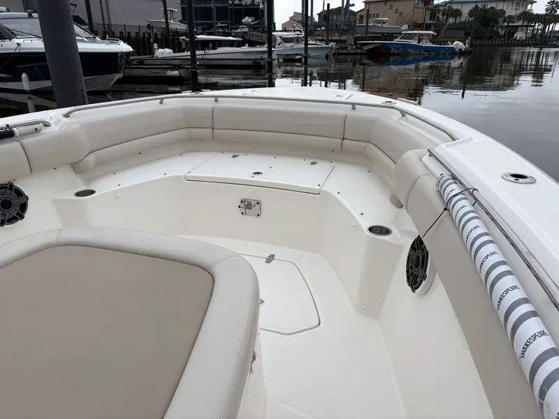 Slide: The Image of Boston Whaler 330 Outrage 2024 - 35