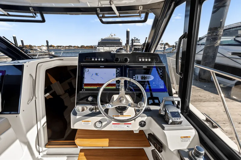 Slide: The Image of Boston Whaler 365 Conquest 2025 - 30