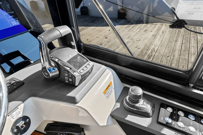 Slide: The Image of Boston Whaler 365 Conquest 2025 - 31