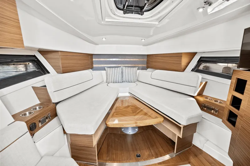 Slide: The Image of Boston Whaler 365 Conquest 2025 - 43