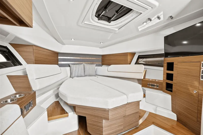 Slide: The Image of Boston Whaler 365 Conquest 2025 - 45