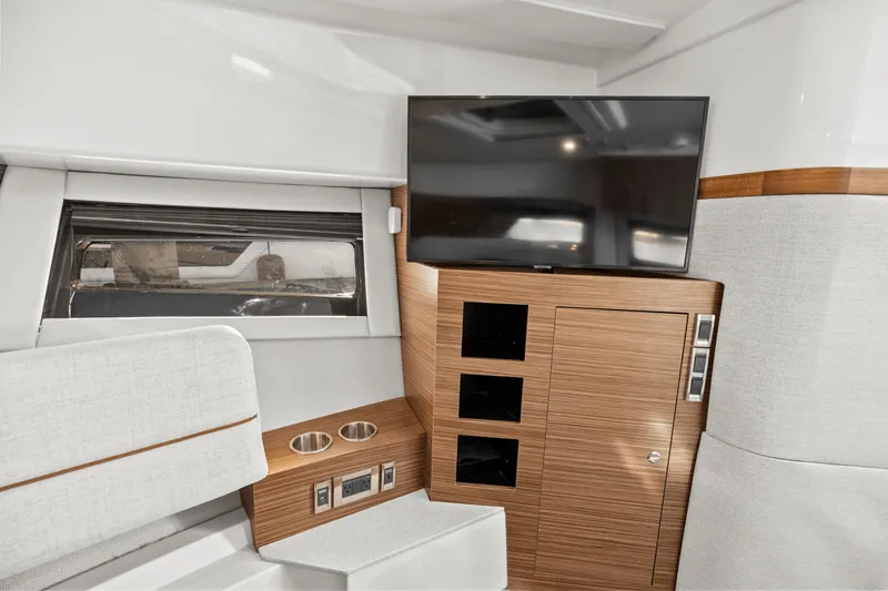 Slide: The Image of Boston Whaler 365 Conquest 2025 - 49