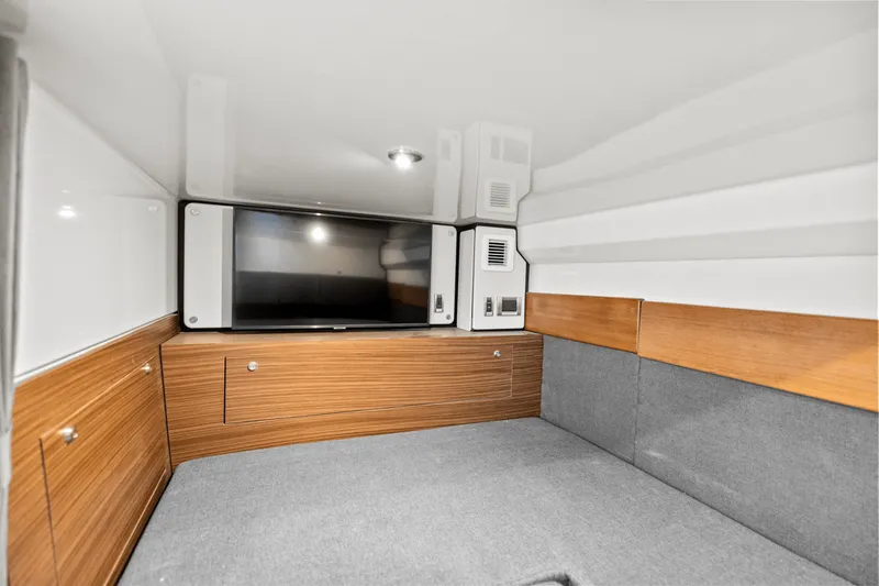 Slide: The Image of Boston Whaler 365 Conquest 2025 - 51