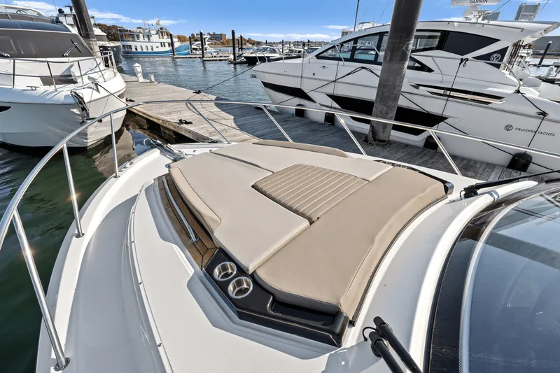 Slide: The Image of Boston Whaler 365 Conquest 2025 - 58