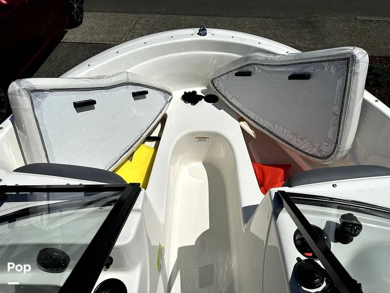 Slide: The Image of Bayliner 160 Bowrider 2021 - 12482414